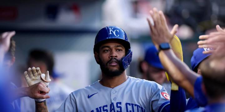 Royals and All-Star 3B Maikel Garcia agree to 5-year, $57.5M contract, AP source says