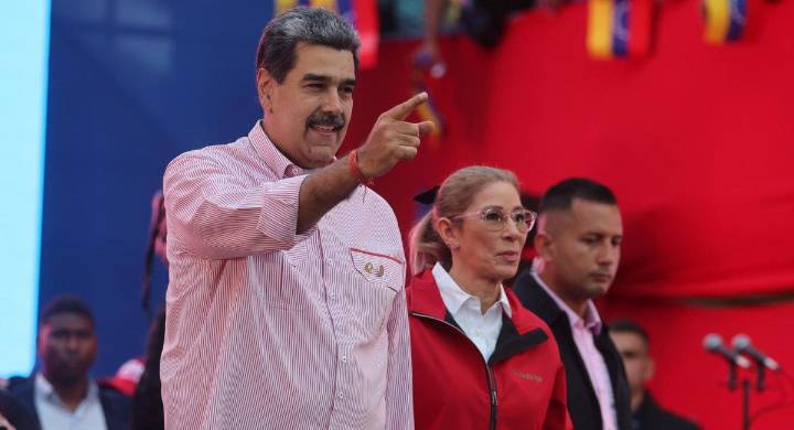 Nicolás Maduro estaría temeroso de una invasión y no duerme en el mismo lugar ni usa el mismo celular