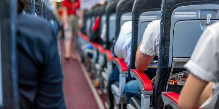 Los germófobos pueden respirar tranquilos en aviones y hospitales, según expertos
