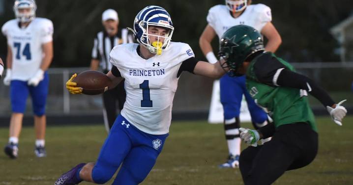 Prep football: Mossor, Patterson captain Class AAA All