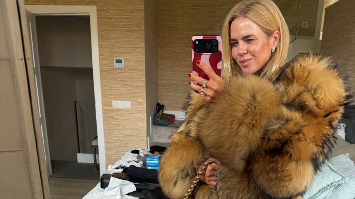 Amelia Bono confirma que el abrigo de pelo vuelve a ser la tendencia más lujosa del invierno