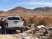 Hallan sin vida a hombre en basurero clandestino