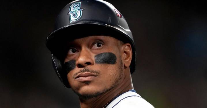 Mets reach 2-year deal with infielder Polanco