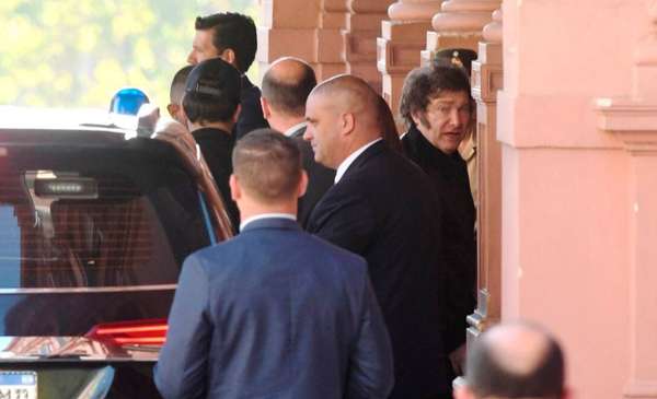 Milei y Bullrich buscan el apoyo de 15 senadores para aprobar la reforma laboral