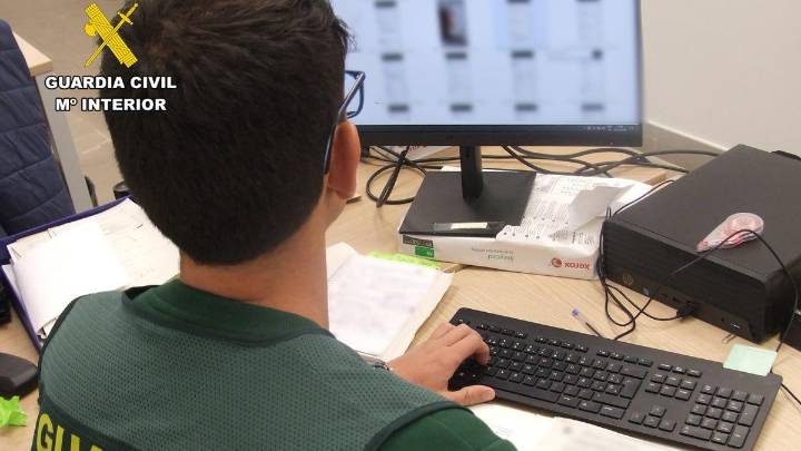 Detenido por difundir imágenes de carácter sexual de una menor en un foro de internet en Torre Pacheco