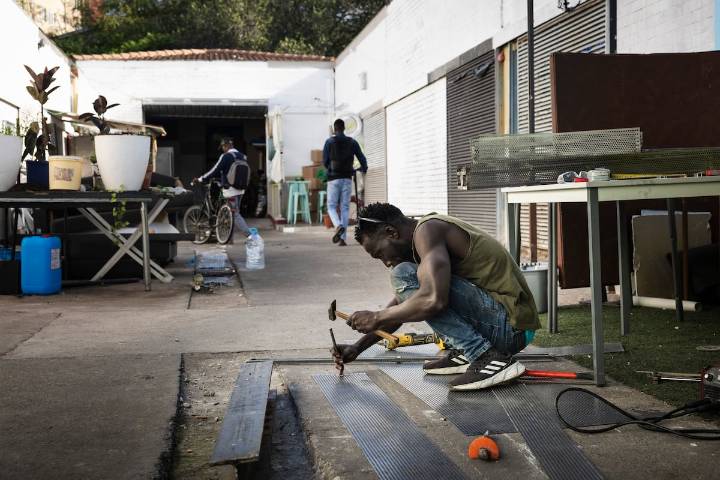 La jueza autoriza el desalojo inminente del B9, el mayor asentamiento de migrantes de Cataluña