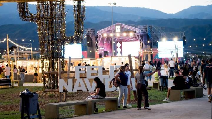 La comunidad catamarqueña disfruta la Feria del Patio Edición Navidad