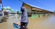 Más de 700 fallecidos y medio millar de desaparecidos por las inundaciones en Indonesia