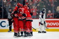 Hurricanes scored 3 goals in the third period to beat the Blue Jackets 4