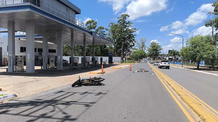 Choque entre moto y bici causaron lesionados en la Avda Eva Perón.