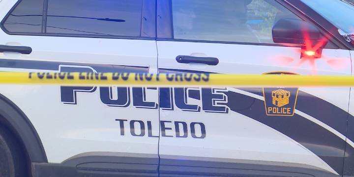 Ohio U-Haul police chase ends, driver runs away near apartments