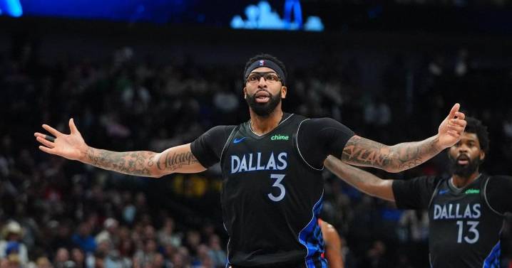 Anthony Davis bounces back from rough game with 29 points as Mavs beat Rockets 122
