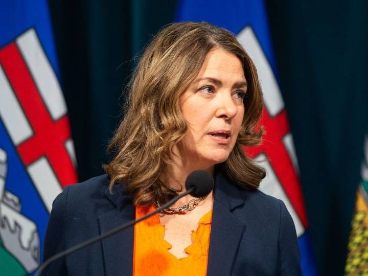 Bell: Smith fires back as the Alberta premier faces a push to fire her