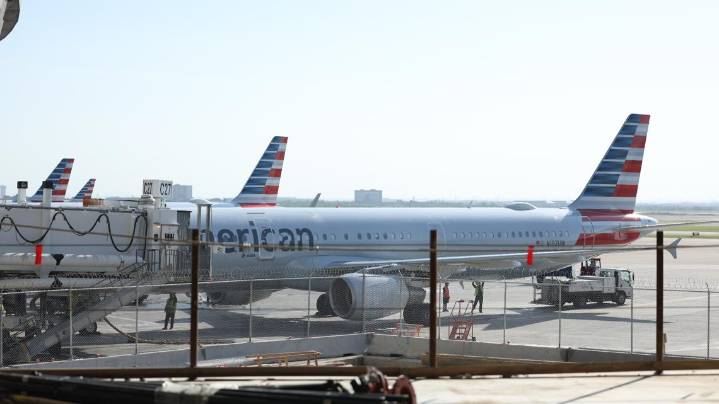American Airlines gears up for holiday travel
