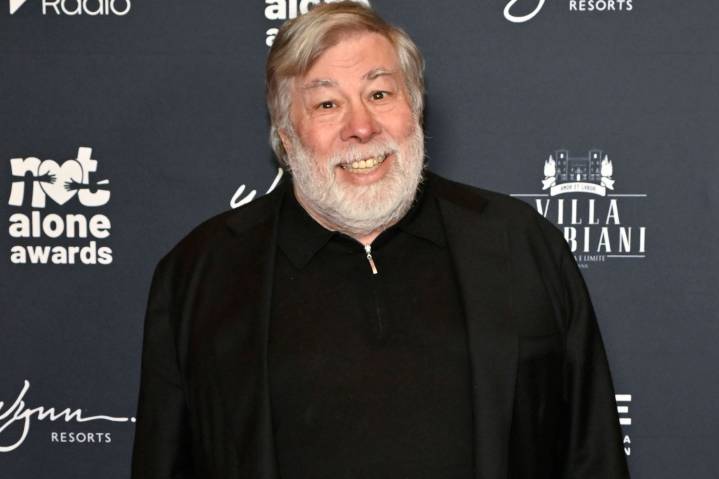 Apple Co-Founder Steve Wozniak Has Been Using Custom $2 Bills for Over 30 Years