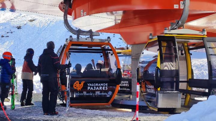 Pajares y Fuentes de Invierno dispondrán de transporte público especial desde el sábado