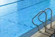 Burdette Park extends season for aquatic center