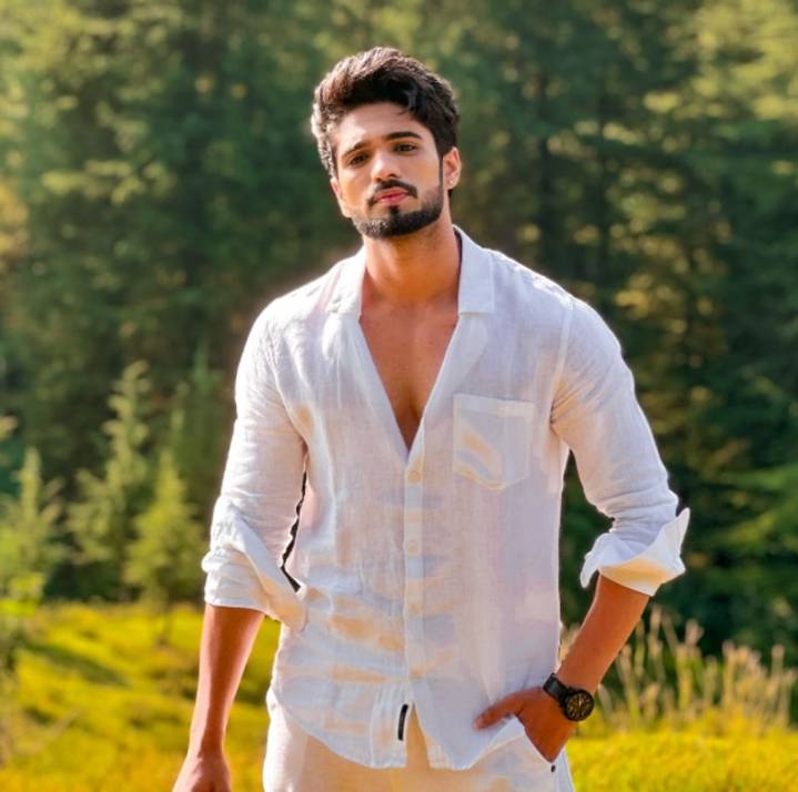 TV actor Zeeshan Khan escapes unhurt in car accident in Mumbai