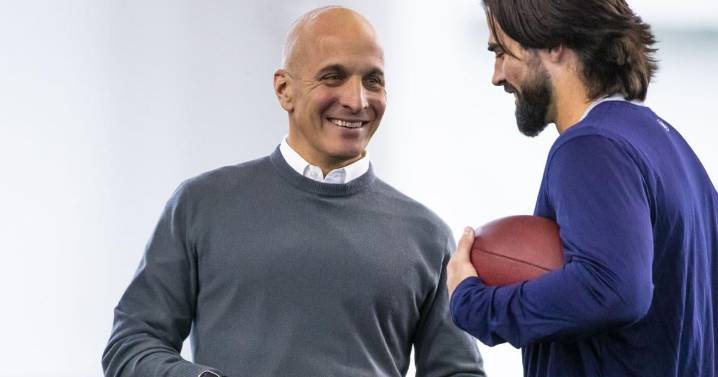 Monday's College Notebook: Irish, ACC escalate feud, more