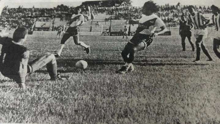 El campeón del mundo que vistió la camiseta de Guaraní