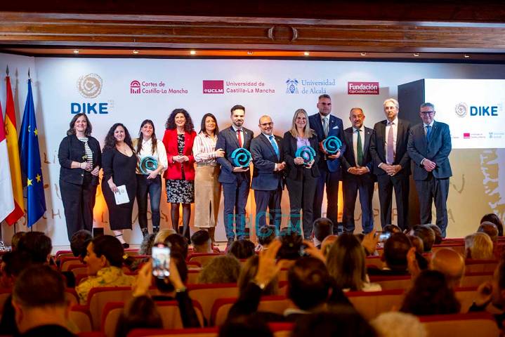 Fotos | Las Cortes de Castilla-La Mancha estrenan los Premios Diké, un alegato por los derechos humanos