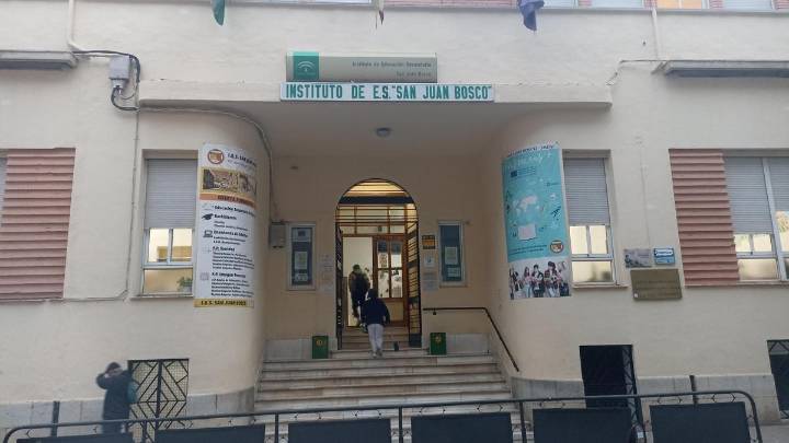 Las "cosas raras" que el entorno de las niñas muertas en Jaén ve en el caso: de los "mensajes bien escritos" a "un árbol muy alto"