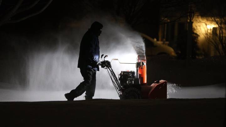 Is it legal to use a snowblower before dawn in NY? Here's what to know