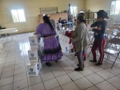 Lleva SPyCI despensas y obsequios a familias indígenas de asentamientos en Parral