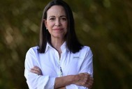 Las incógnitas del viaje de Machado para el Nobel, que el oficialismo tacha de «subasta»