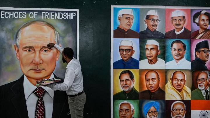Putin visit to India: Photo exhibition in Delhi celebrates 25 years of Russia