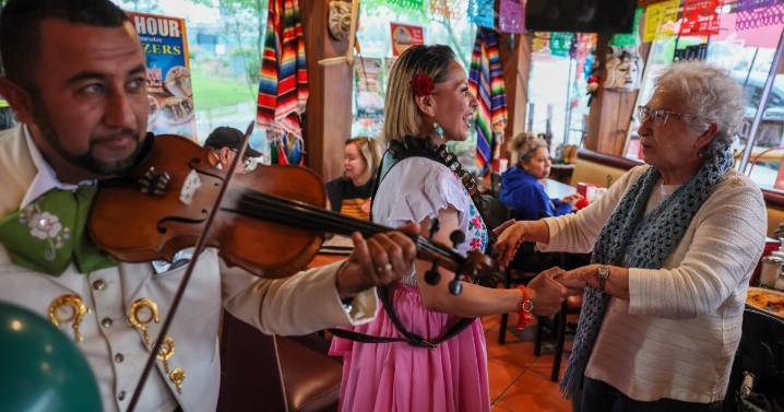 L.A. County offering cash back for shopping local through new gift card program