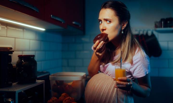Por qué se presentan antojos durante el embarazo: revolución hormonal, mitos y evidencias