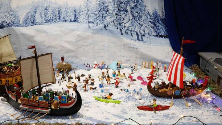 La inauguración del Belén de la Virgen de Camino, en fotos