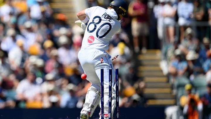 McCullum warns against 'knee-jerk reactions' to England batting line