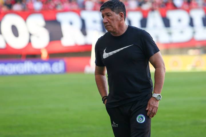 “Mi cara no me acompaña, no soy rubio, no tengo ojos azules, pero me gusta exigir y los jugadores me lo agradecen”