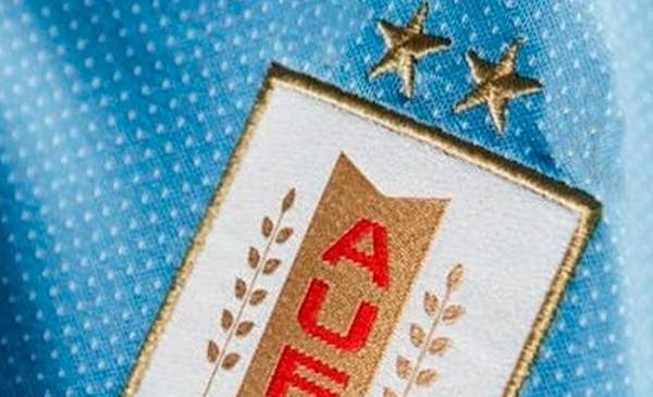¿Le quitan dos estrellas a Uruguay de su camiseta de fútbol?