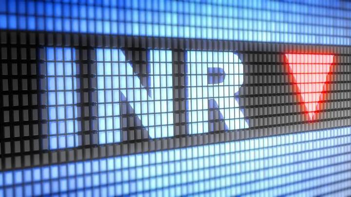 Markets slip on Rupee woes and FII outflows; Rate cut hopes keep bulls on edge