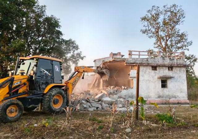 Uttarakhand forest demolitions: 52 houses razed in Ramnagar