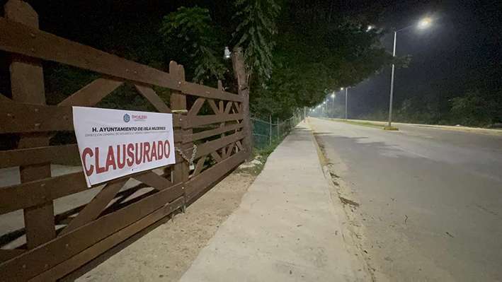 Clausuran establo clandestino usado para carreras de caballos en Isla Mujeres