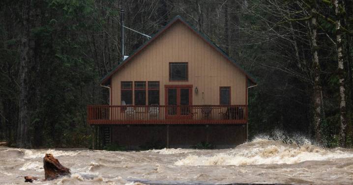 Washington state braces for dangerous flooding as thousands could face evacuation orders