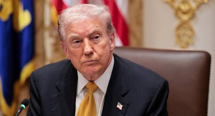 Demócratas cuestionan bombardeos del Caribe ante indulto de Trump a Juan Orlando Hernández