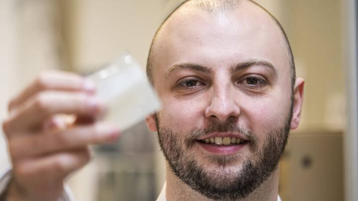 El investigador de los polímeros celulares