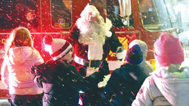 Clawson tree lighting brings city closer together
