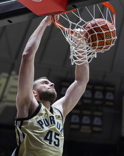 Oscar Cluff scores 22, Braden Smith reaches new milestone as No. 6 Purdue beats Marquette 79