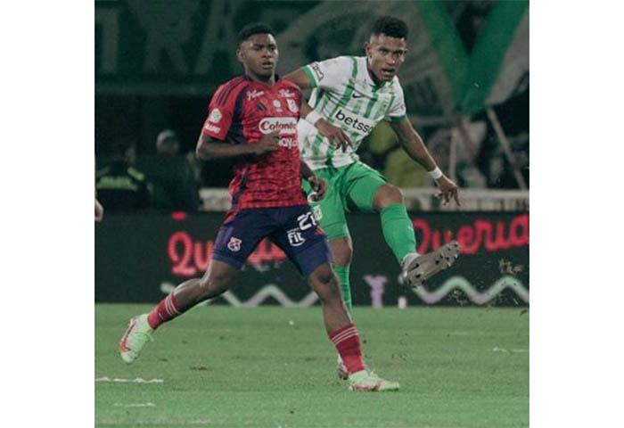 Atlético Nacional se impuso 2-1 en el clásico antioqueño