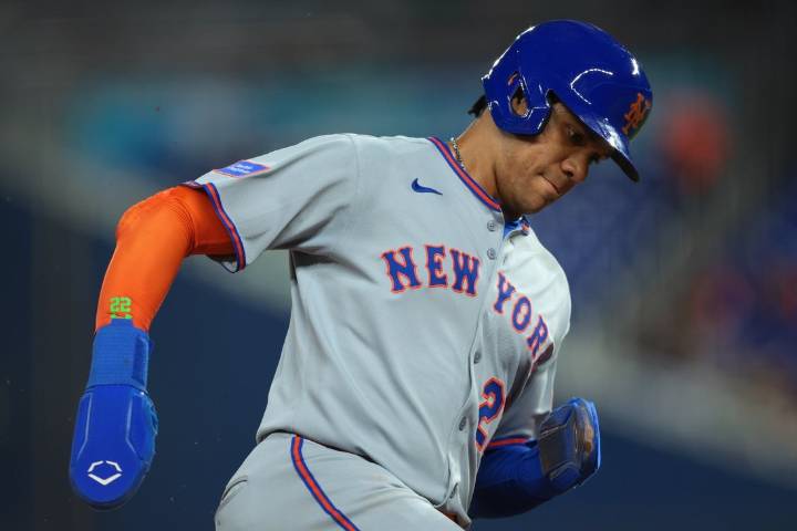 Deadspin | Reports: Pete Alonso, Orioles finalizing 5-year, $155M deal