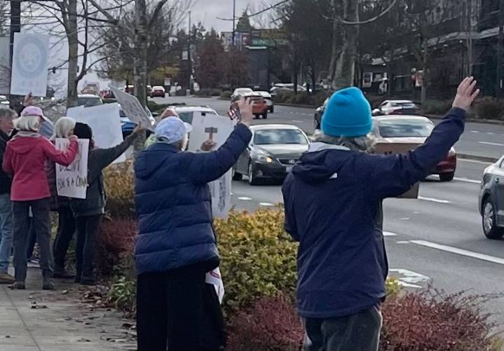 Sunday Sign waving continues on Aurora