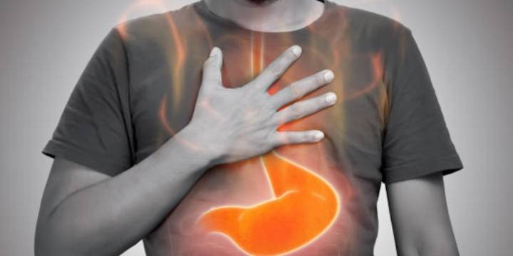 ¿Cuál es la diferencia entre el reflujo gastroesofágico y la úlcera gástrica?