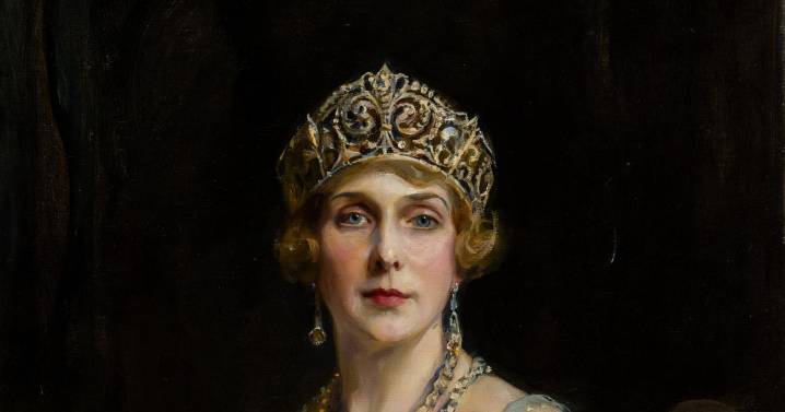 La gran exposición de Victoria Eugenia, la última Reina que vivió en el Palacio Real