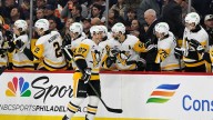 Crosby nears Lemieux's Penguins points mark, nets 2 vs. Flyers